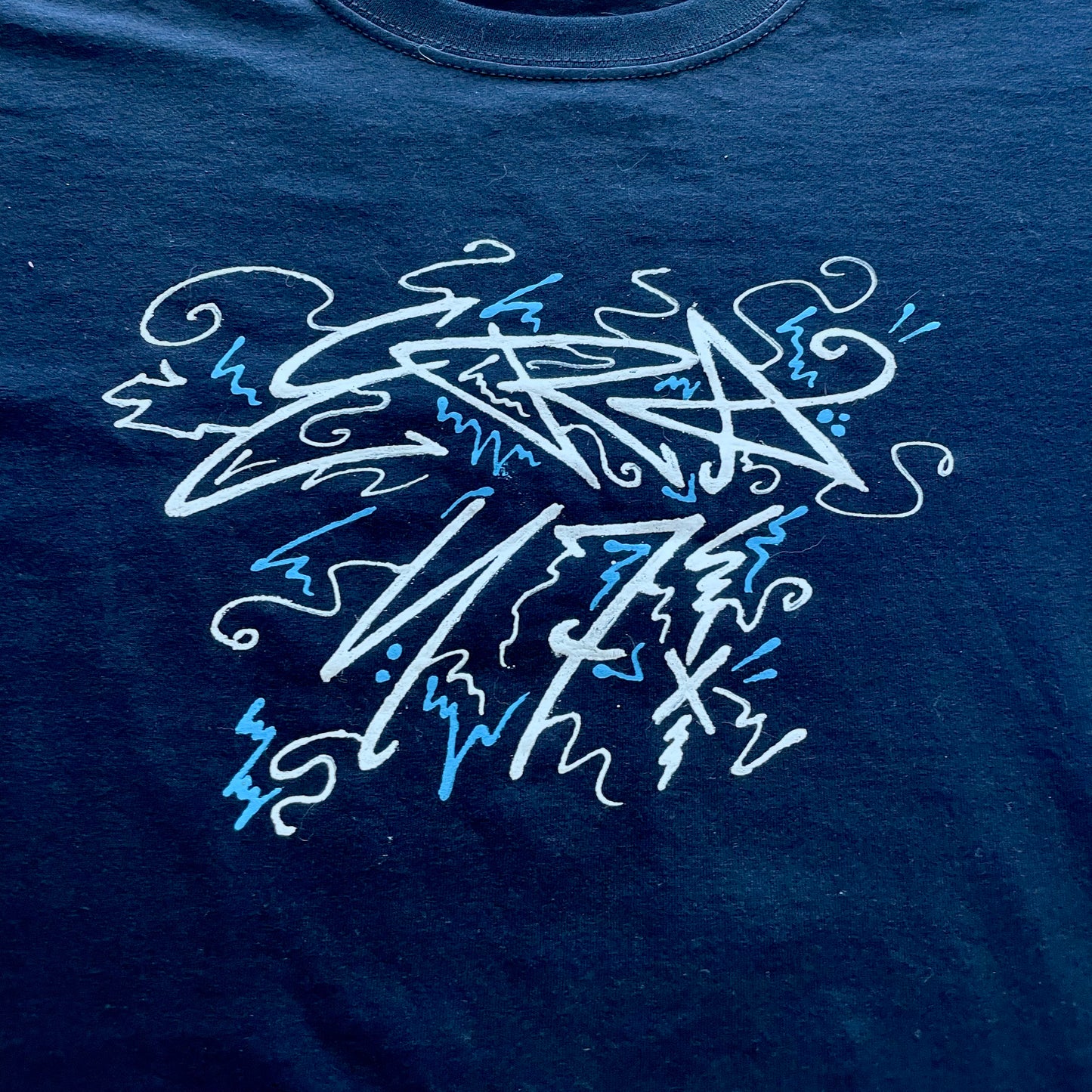 ABSTRAKT ERA47 CUSTOM TEE