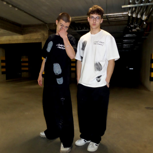 ABSTRAKT TRACES TEE